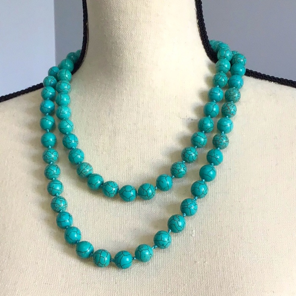 NWOT. Hand Knotted Turquoise Stone Long Beaded Continued Necklace.